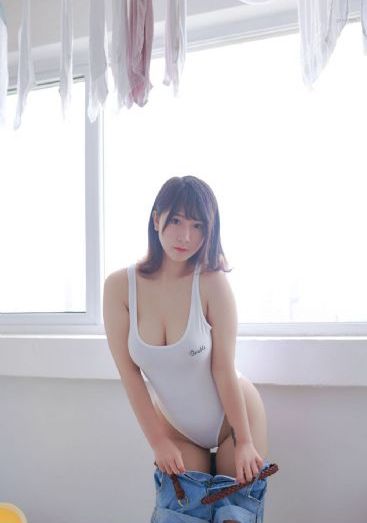 宝贝胸罩脱了让我揉你的胸电影