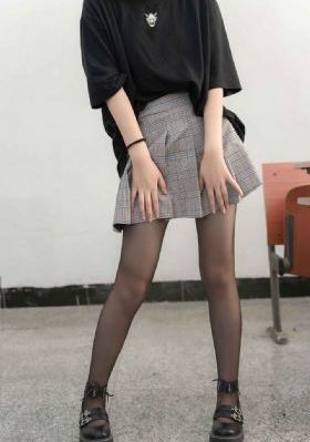 奇怪的夜晚恐怖丧尸电影