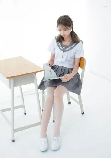 李采潭漂亮女客栈